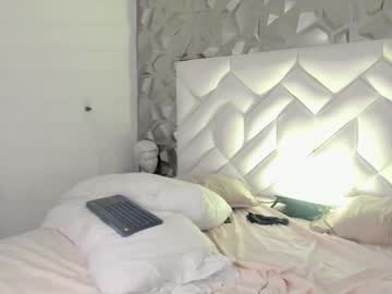 See Stephen_larkk online Now @ tittytap.com