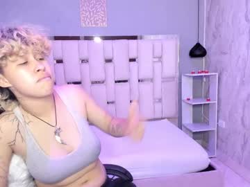 See Taylorleeh online Now @ tittytap.com