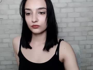 See Veryveryshygirl online Now @ tittytap.com