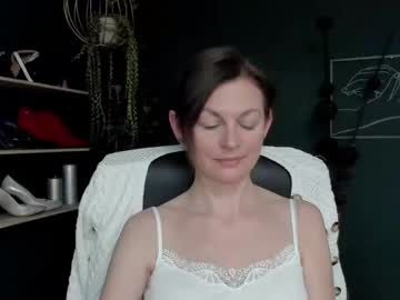 See Vivian_dream online Now @ tittytap.com