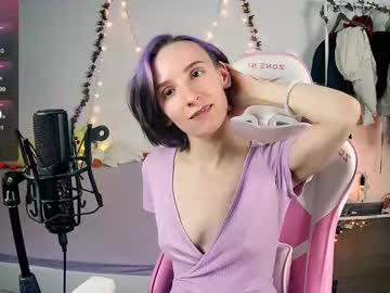 See Yellow_songbird online Now @ tittytap.com