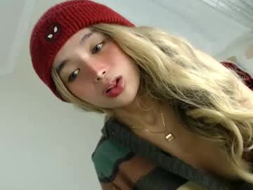 See Yougotelise69 online Now @ tittytap.com