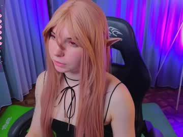 See Zelda_1 online Now @ tittytap.com