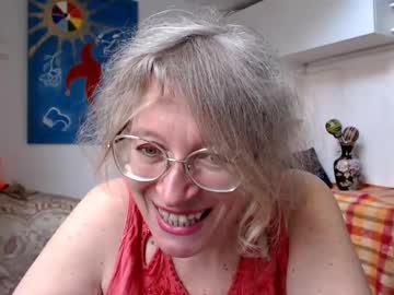 See Zosya1111 online Now @ tittytap.com